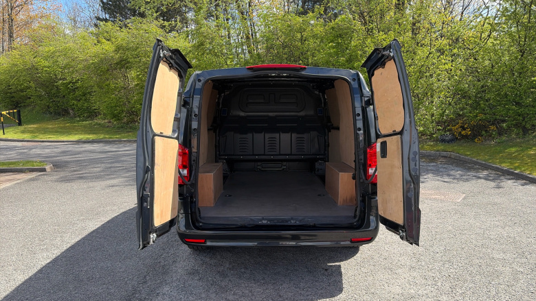 Mercedes-Benz Vito L2 Diesel Rwd 114CDI Pro Van